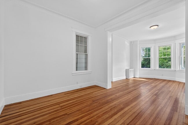 Building Photo - 42 Duer Pl