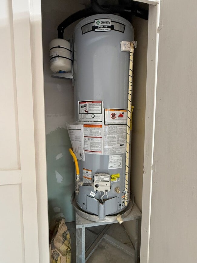 Building Photo - Complete new remodel 3-2-2 home off Broadway in the heart of Moore!