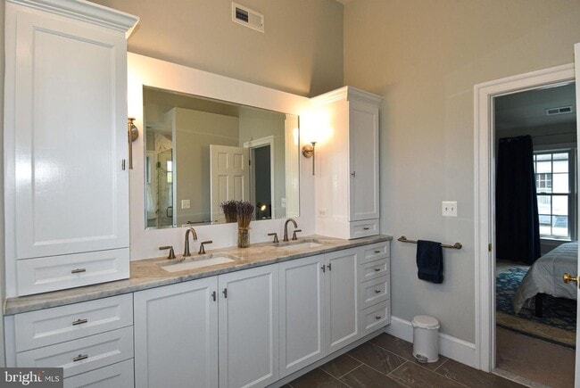 Building Photo - Discover exceptional comfort and timeless style in this beautifully updated single family residen...