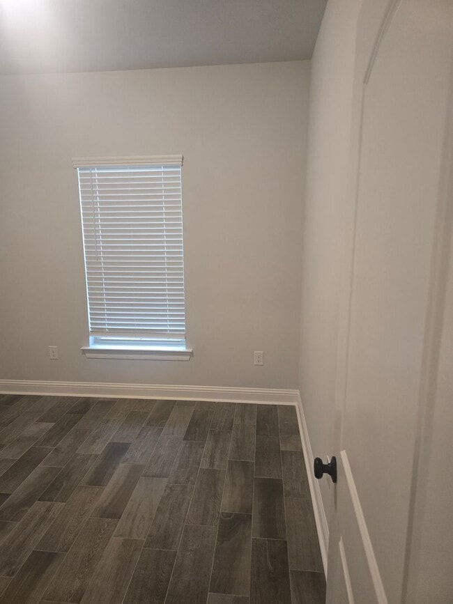 Building Photo - WENDELL IV G in The Cove at Villaggio community offers a 3 bedroom, 2 full bathroom