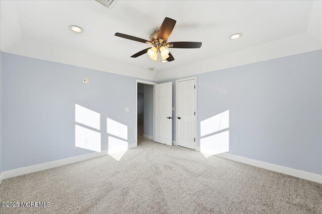 Building Photo - 674 Park Ave