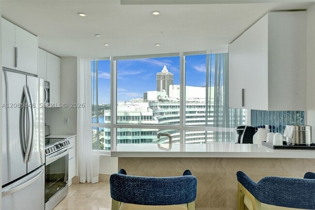 Building Photo - 4401 Collins Ave