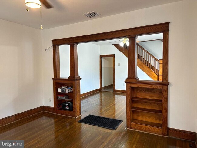 Building Photo - 239 N Stratton St