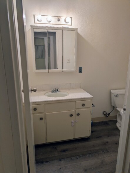 Building Photo - 1025 N Madison St