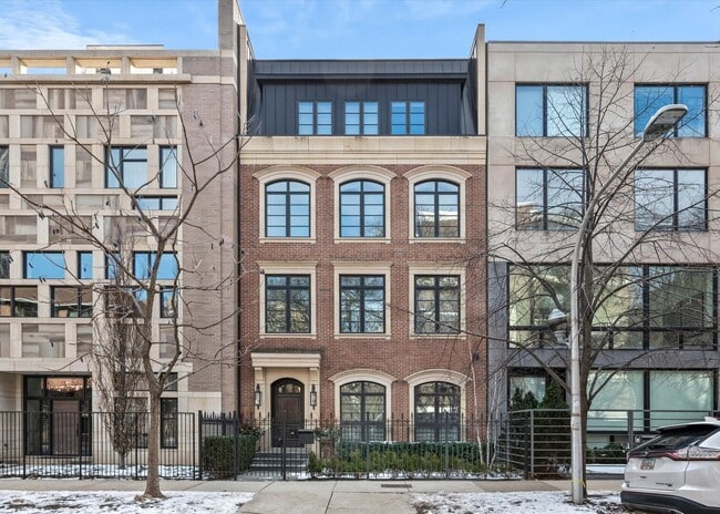 Building Photo - 441 W Deming Pl