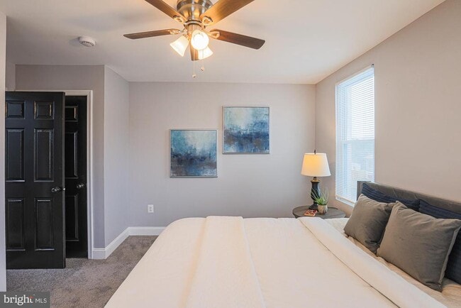 Building Photo - 9 Glenmore Ave