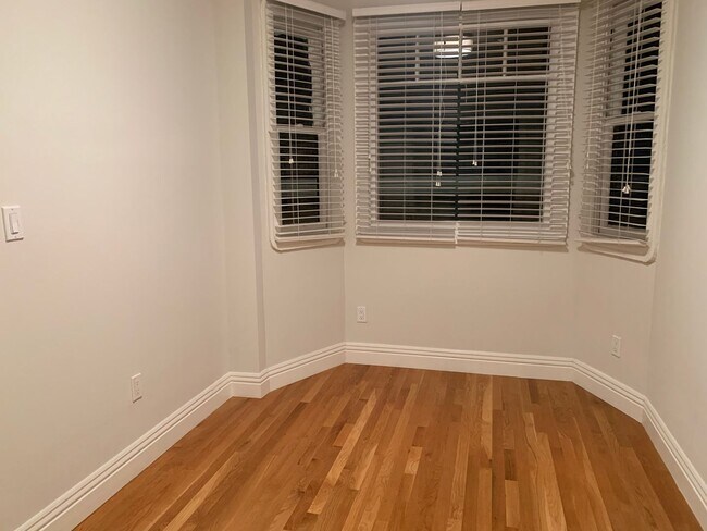 Building Photo - Open House:Sunday(4/14) 3:30pm-4pm  Beauti...