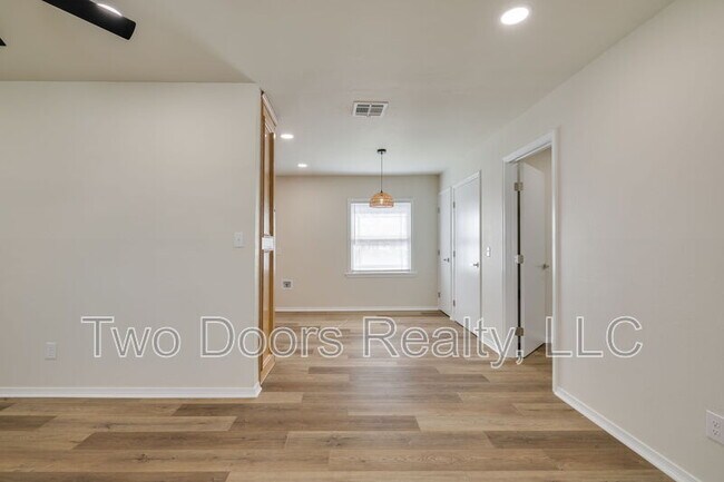 Building Photo - 2416 NW 40th St