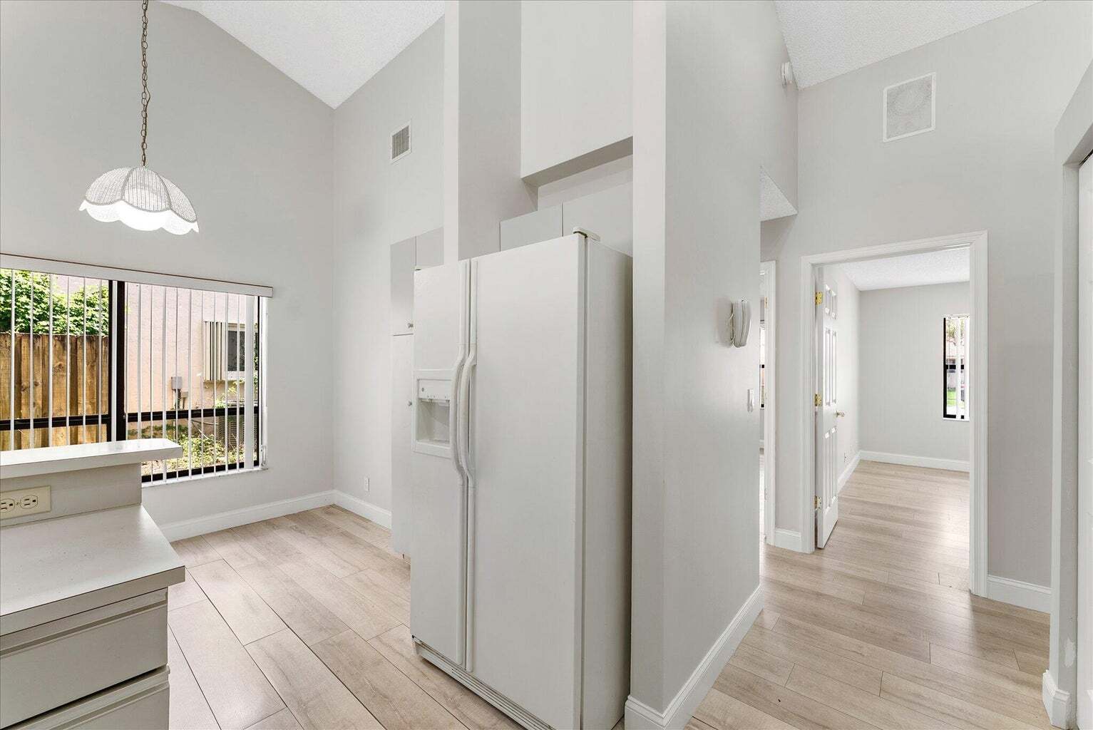 Building Photo - 5809 Sun Pointe Cir