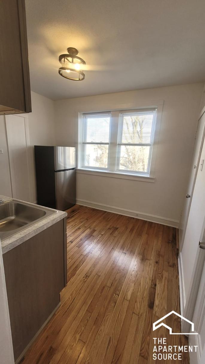 Building Photo - 1107 N Avers Ave