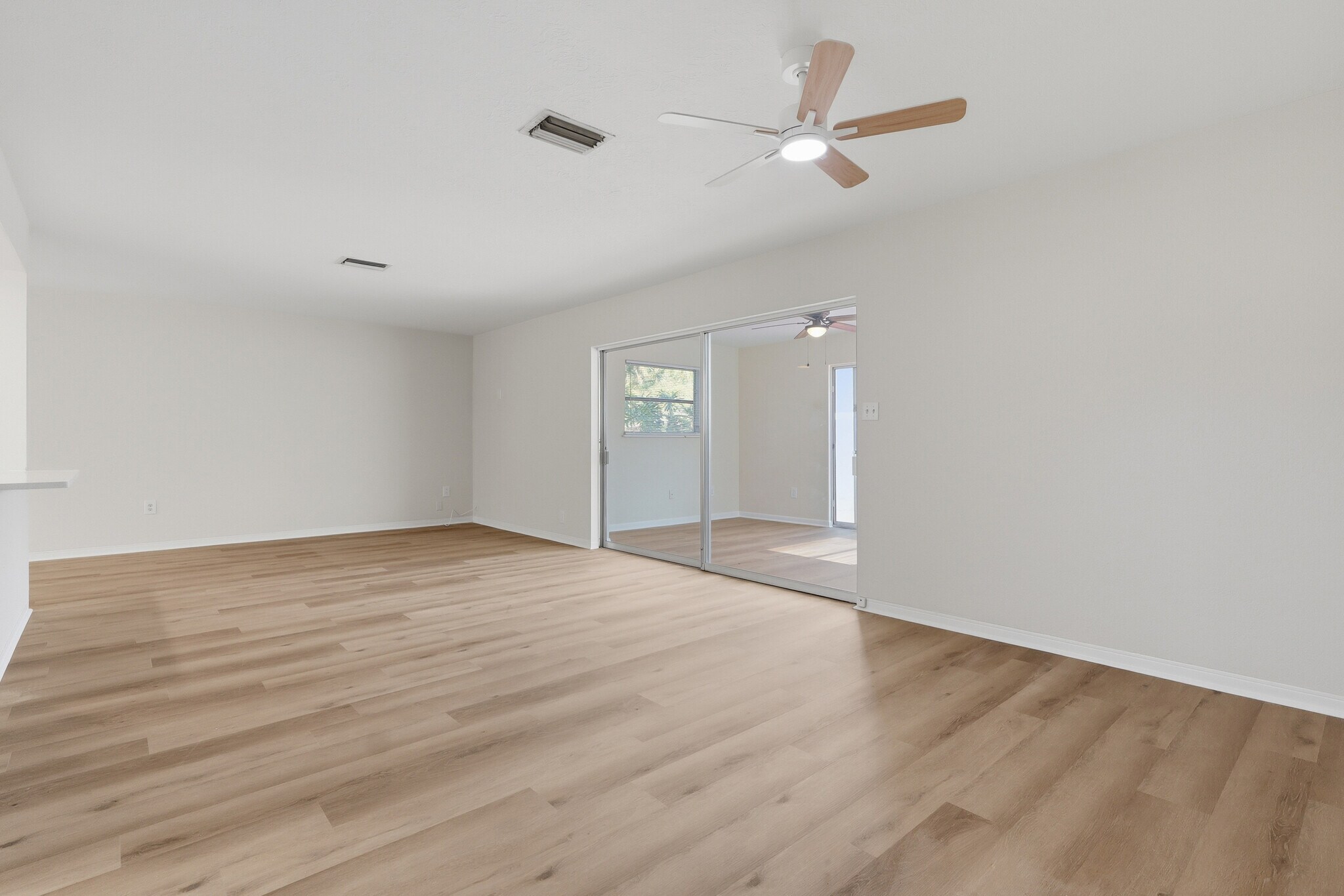 Building Photo - 5601 Forest Hills Dr