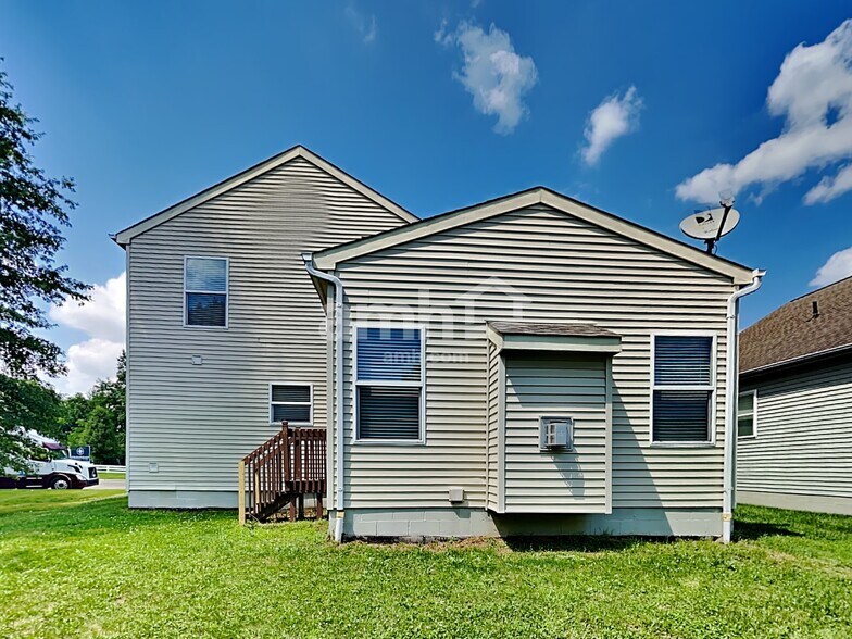 Building Photo - 3621 Lifestyle Blvd