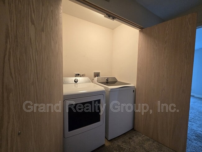 Building Photo - 552 Richard Brown Blvd