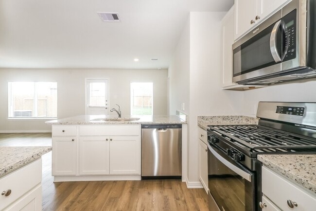 Building Photo - 425 Sunny Highlands Dr