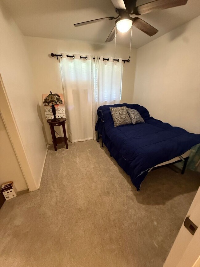 Building Photo - Ocean View 3 Bedroom Duplex Available Now in Kaimuki