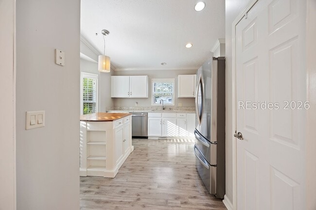 Building Photo - 65 River Tree Cir