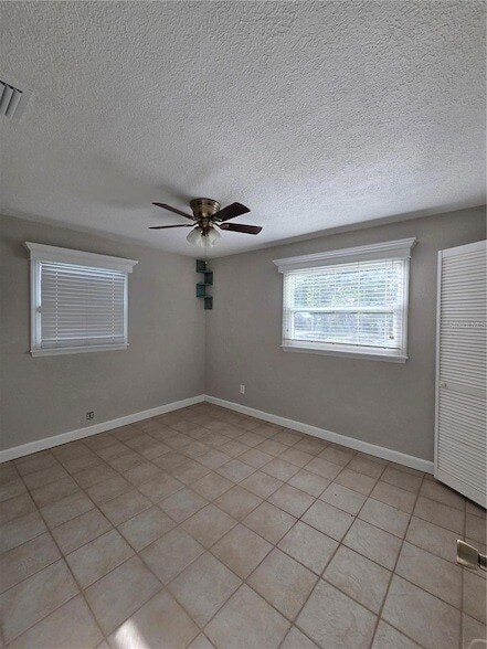 Building Photo - 835 Golden Isle Dr