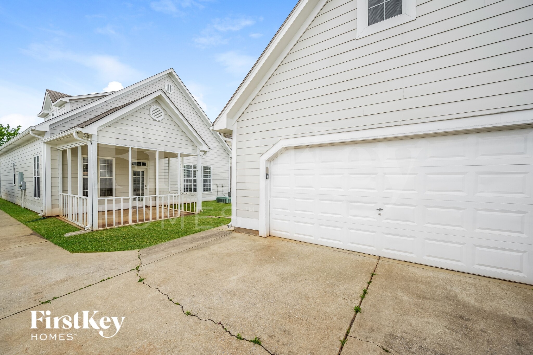 Building Photo - 4598 Clubview Dr