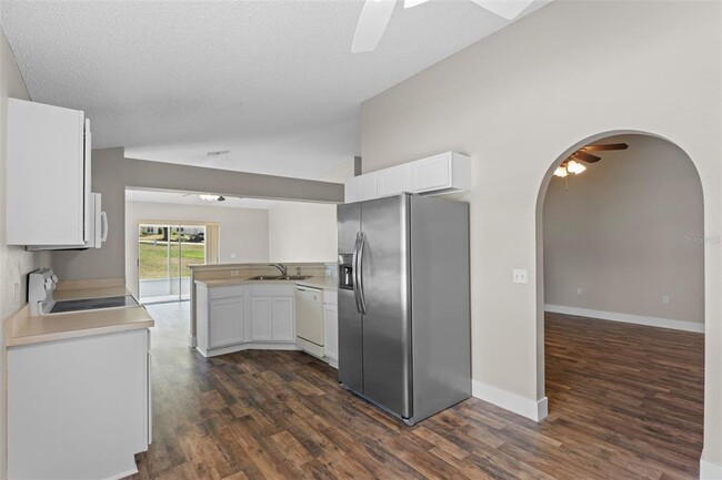 Building Photo - 16316 Meredrew Ln