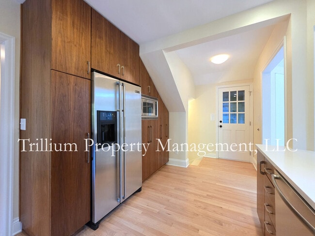 Building Photo - 2665 SW Brae Mar Ct