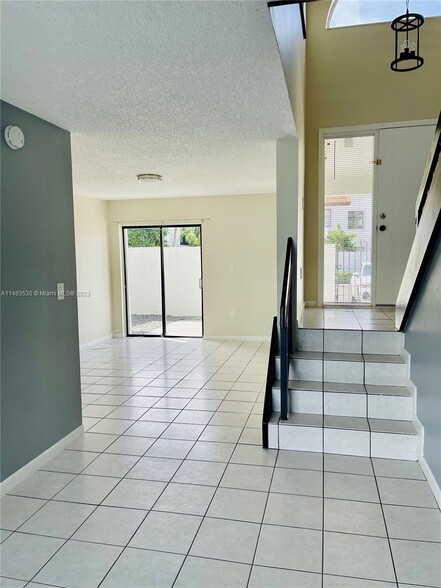 Building Photo - 1341 SW 124th Ct