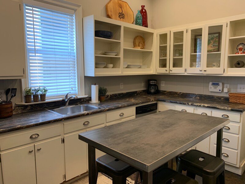 Building Photo - 1120 3rd Ave S