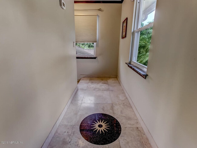 Building Photo - 88 Oakwood Rd