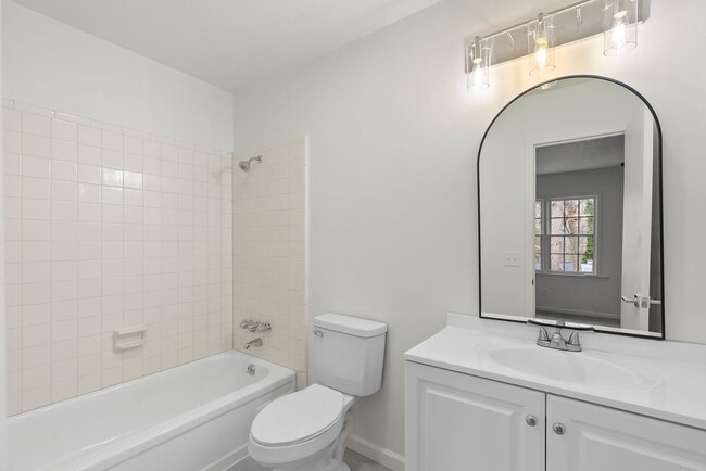 Building Photo - 111 Fernridge Dr
