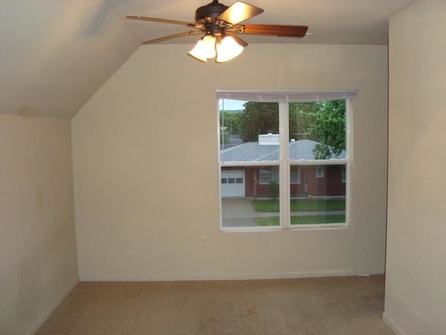 Building Photo - 1016 9th St S