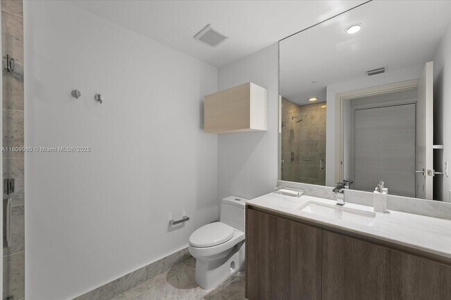 Building Photo - 801 S Miami Ave