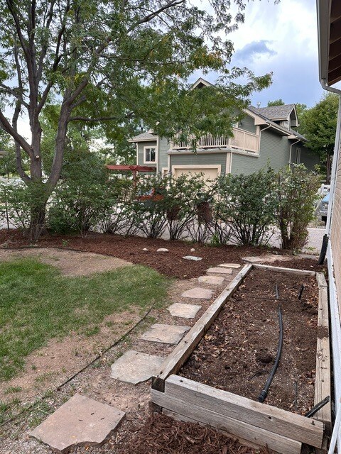 Building Photo - 2851 Des Moines Dr