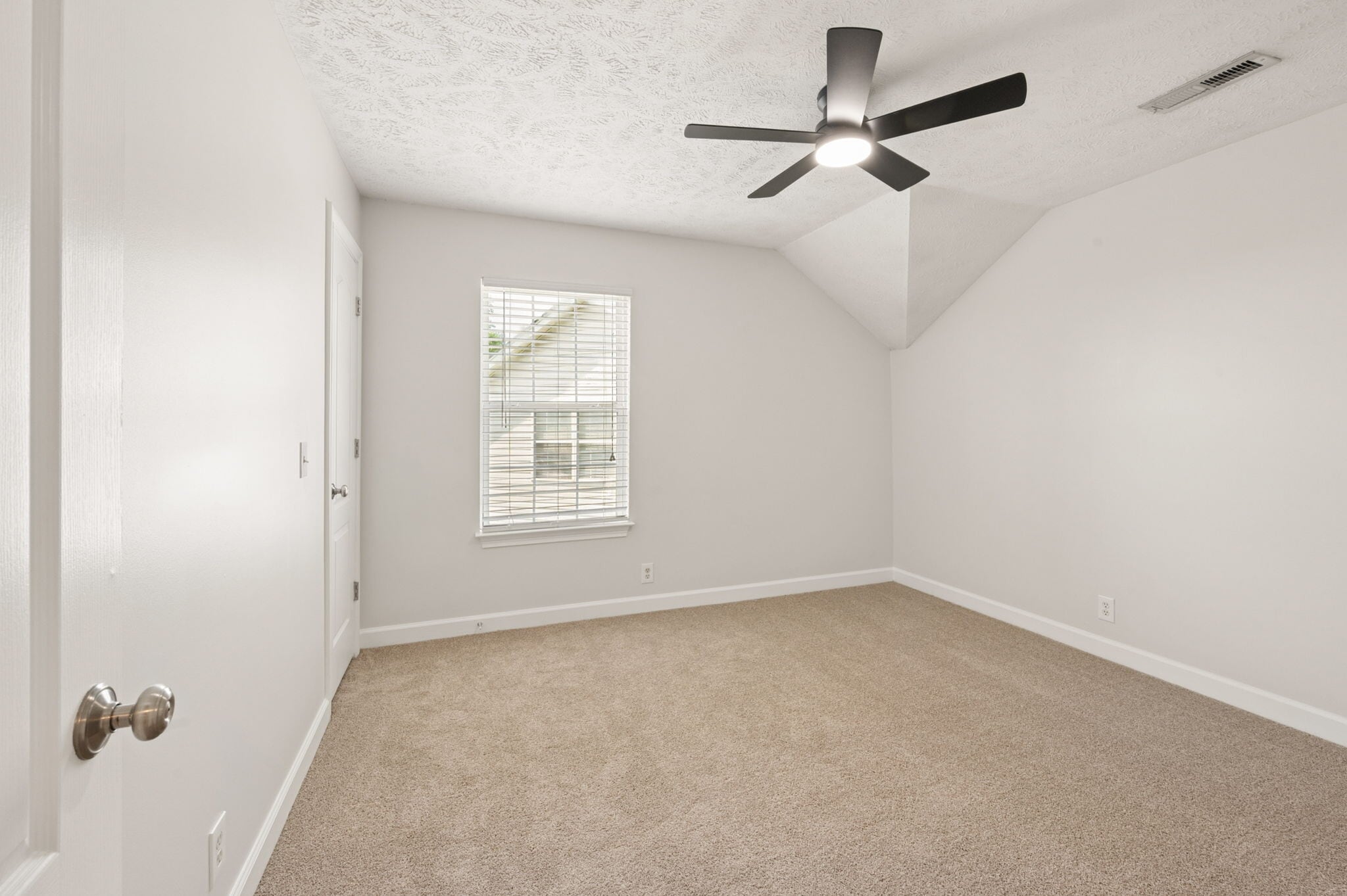 Building Photo - 2741 Rosedale Pl