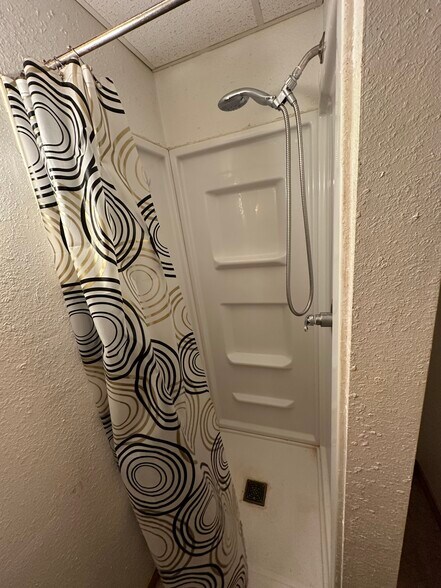 Shower - 117 E Main St