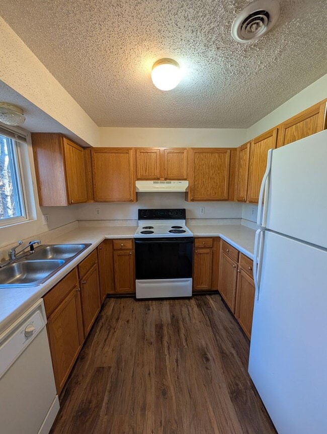 Building Photo - Black Mountain Upper Level Apartment Rental