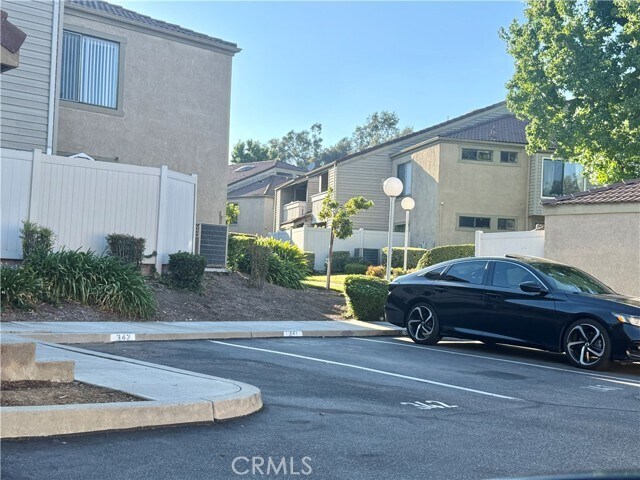 Building Photo - 58 Carriage Way