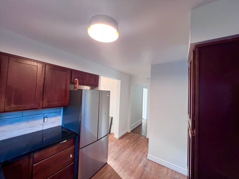 Building Photo - 315 NE 66th Ave