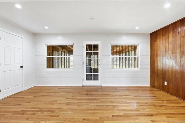 Building Photo - 1913 Baldwin Dr