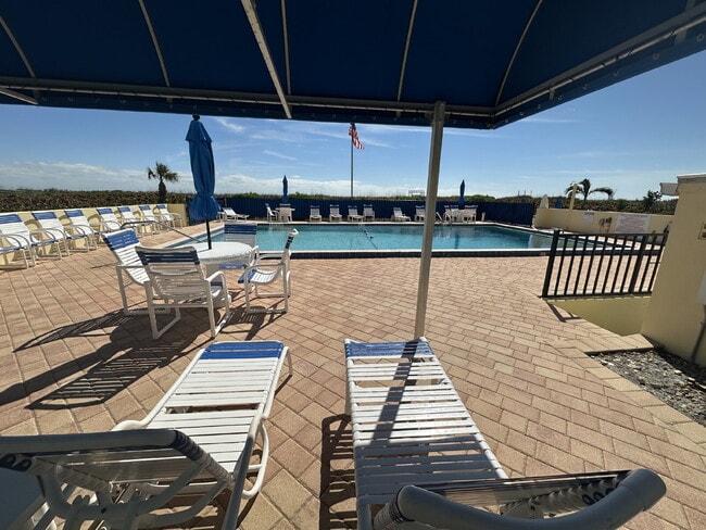 Building Photo - Villa Vista Condo  Available June 1st - December 31st 2026