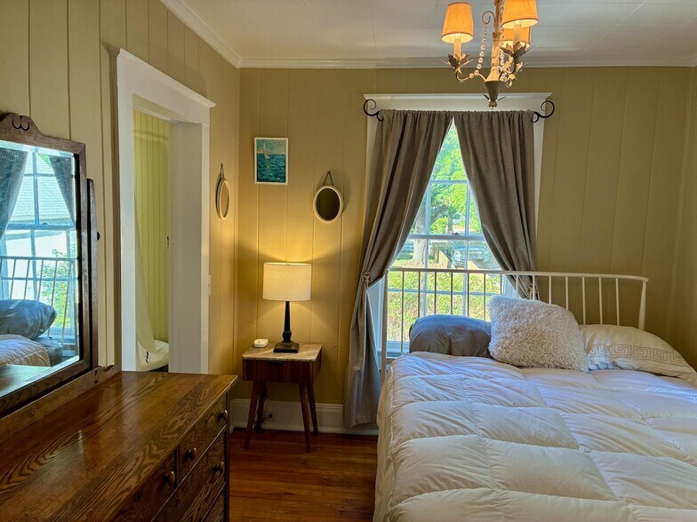 Bedroom_view1 - 3920 Wrightsville Ave