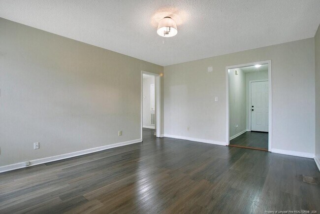 Building Photo - 5319 Thackeray Dr