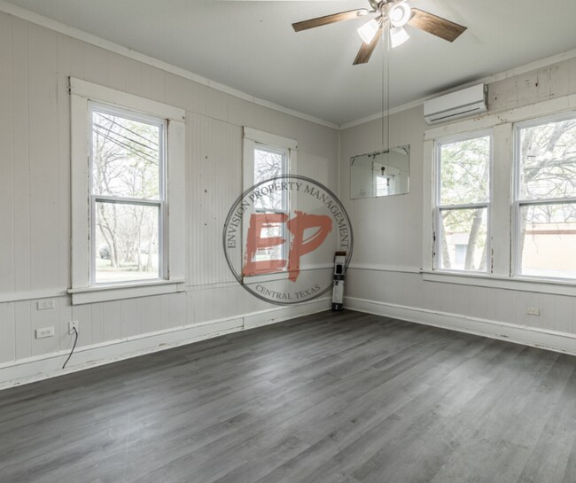 Building Photo - 1603 West Ave