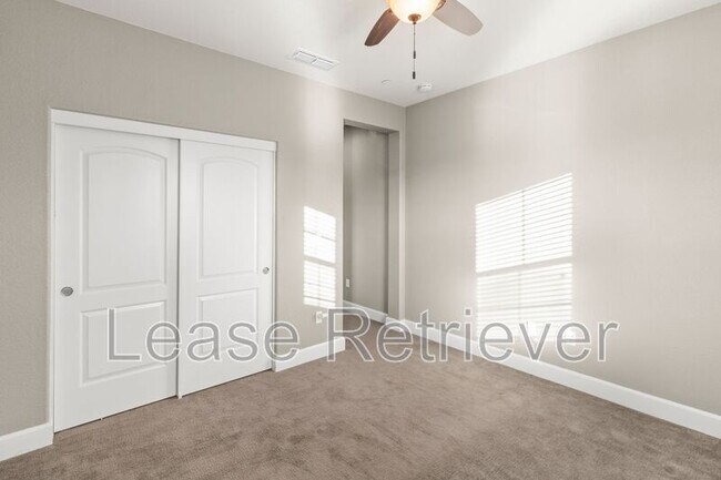 Building Photo - 479 W Esplanade Dr
