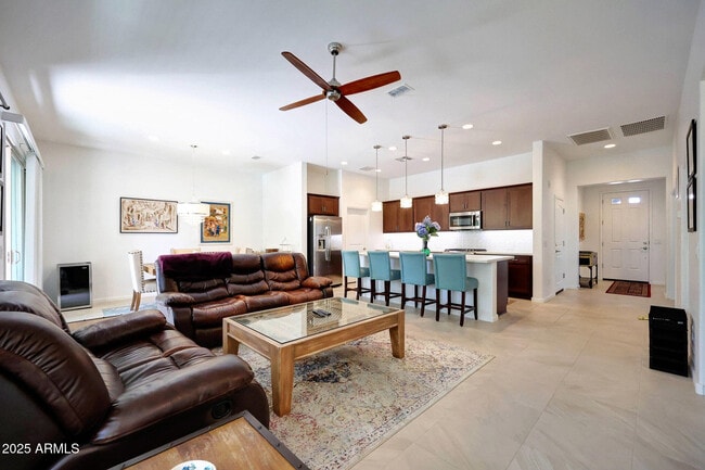 Building Photo - 16907 W Holly St