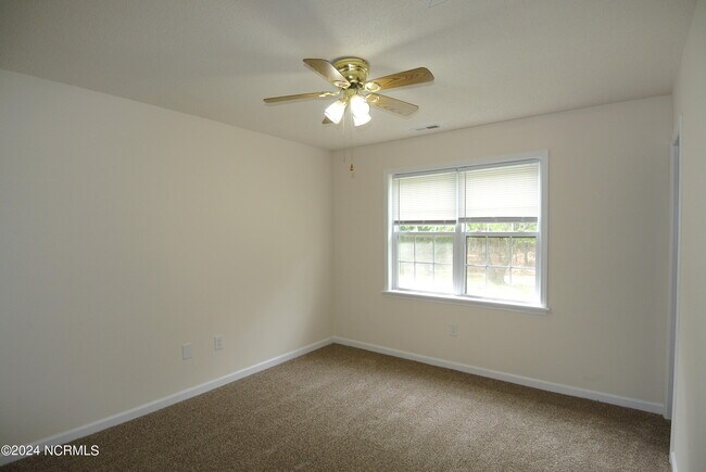 Building Photo - 1479 RaceTrack Rd