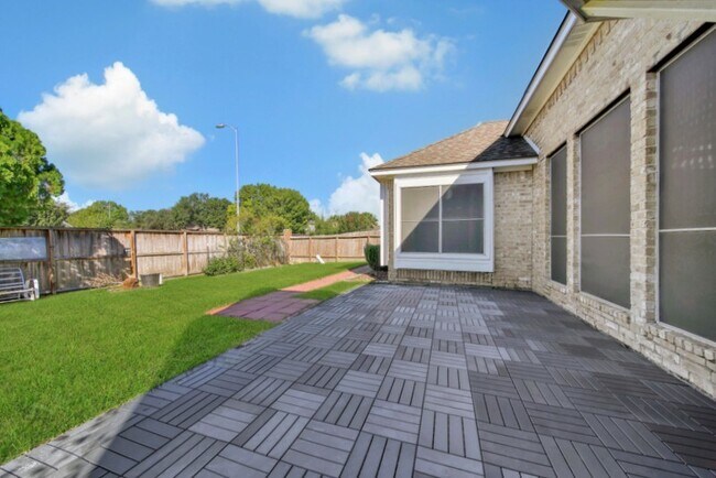 Building Photo - 522 Jay's Ln