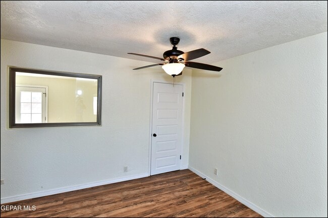 Building Photo - 10324 Newport Dr
