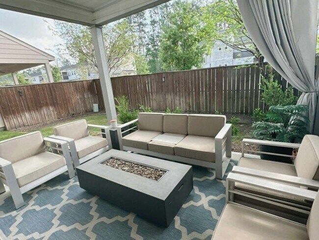 Building Photo - 38 Jarvis Row Cir