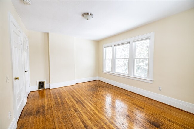 Building Photo - 297-303-303 Dartmouth St