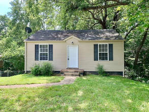 Building Photo - Cozy 2-Bedroom Home with Spacious Yard?Pet...