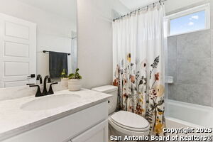 Building Photo - 462 Vamanos